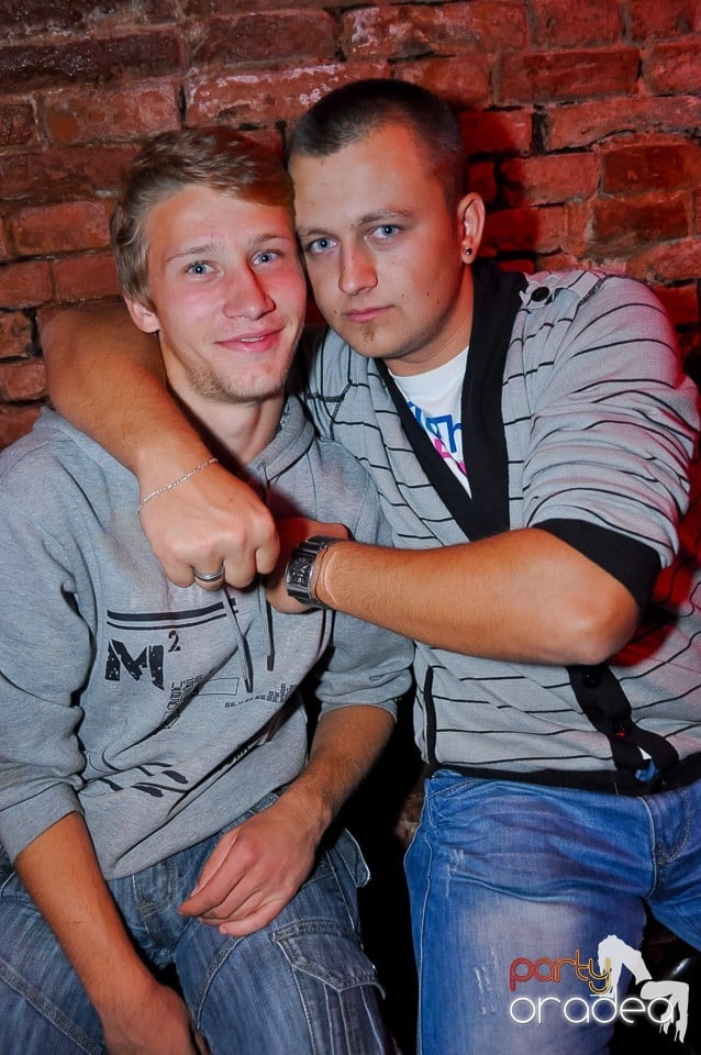 Party Tonight @ Club Escape, 