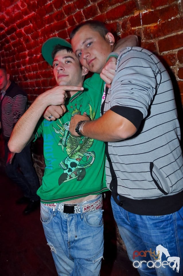 Party Tonight @ Club Escape, 