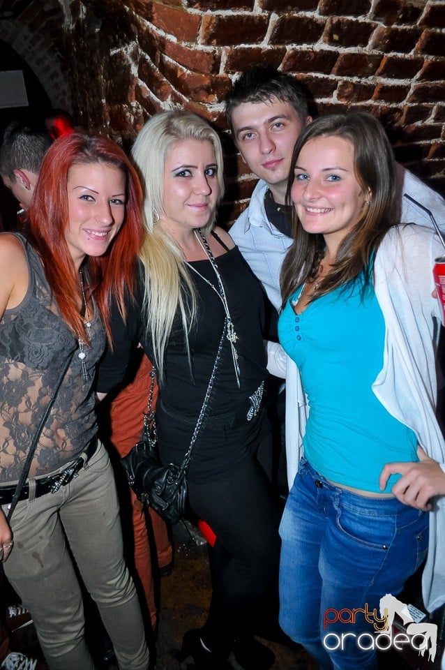 Party Tonight @ Club Escape, 