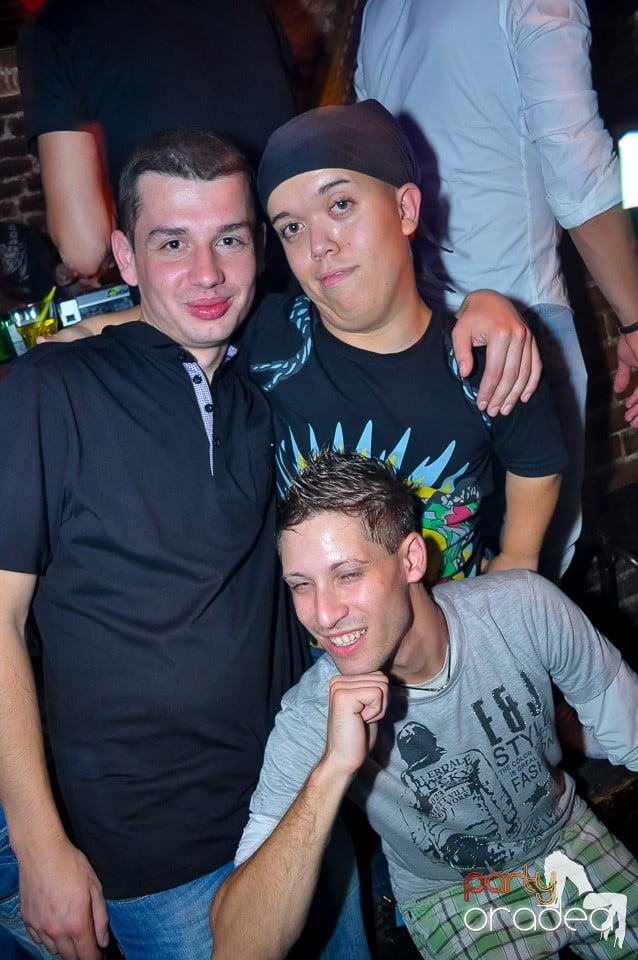 Party Tonight @ Club Escape, 