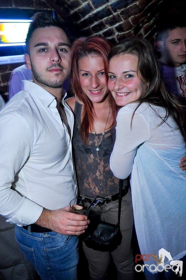 Party Tonight @ Club Escape, 