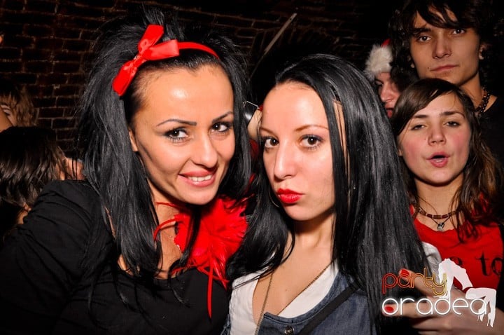 Party vineri în Club Escape, 