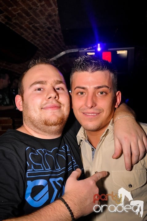 Party vineri în Club Escape, 