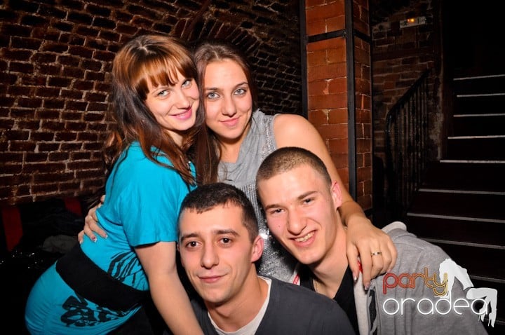 Party vineri în Club Escape, 