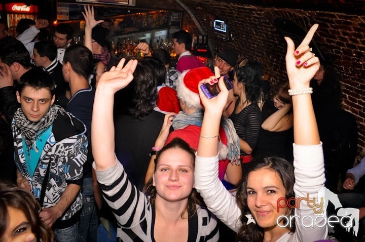 Party vineri în Club Escape, 