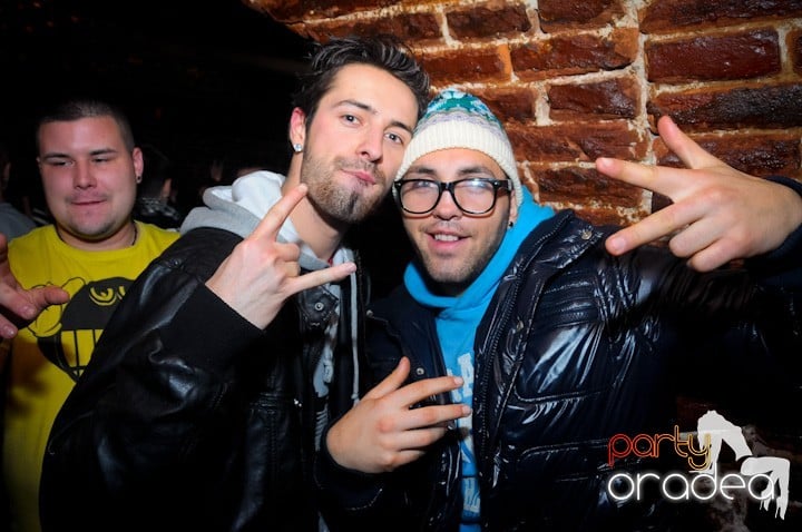 Party vineri în Club Escape, 