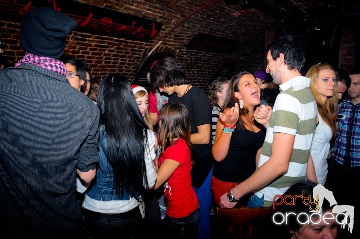 Party vineri în Club Escape, 