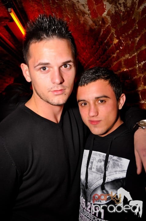 Party vineri în Club Escape, 