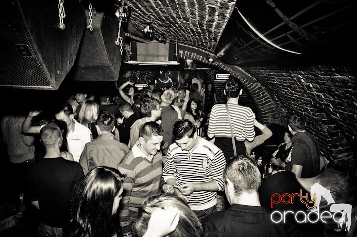 Party vineri în Club Escape, 