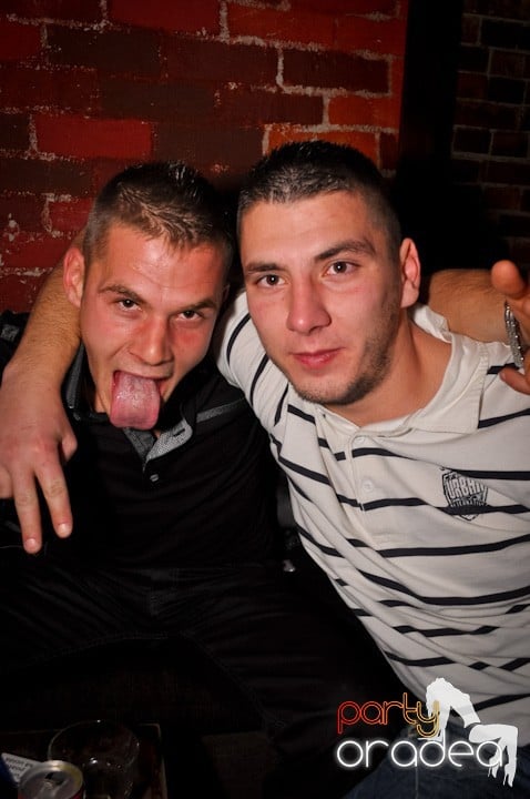 Party vineri în Club Escape, 