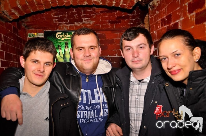 Party vineri în Club Escape, 