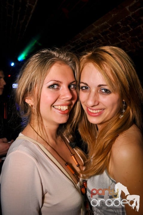 Party vineri în Club Escape, 