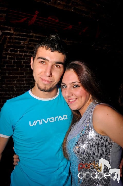 Party vineri în Club Escape, 