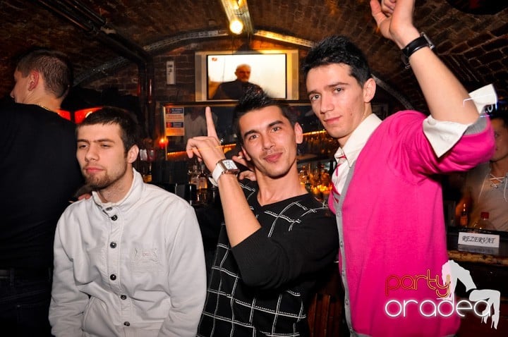 Party vineri în Club Escape, 