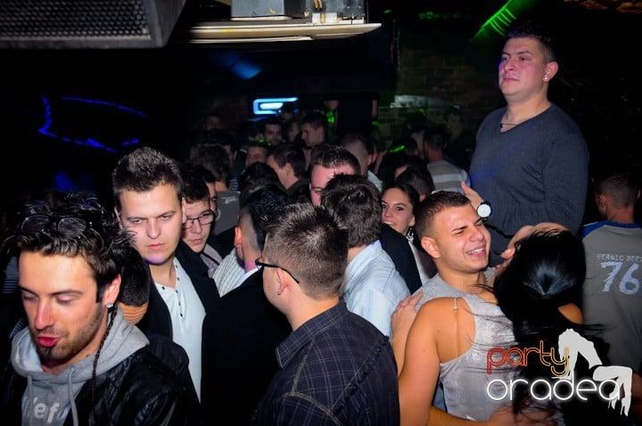 Party vineri în Club Escape, 