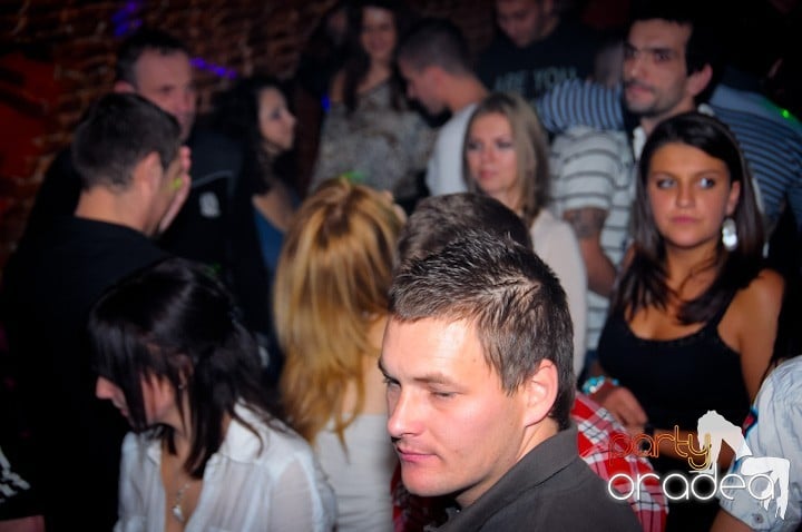 Party vineri în Club Escape, 