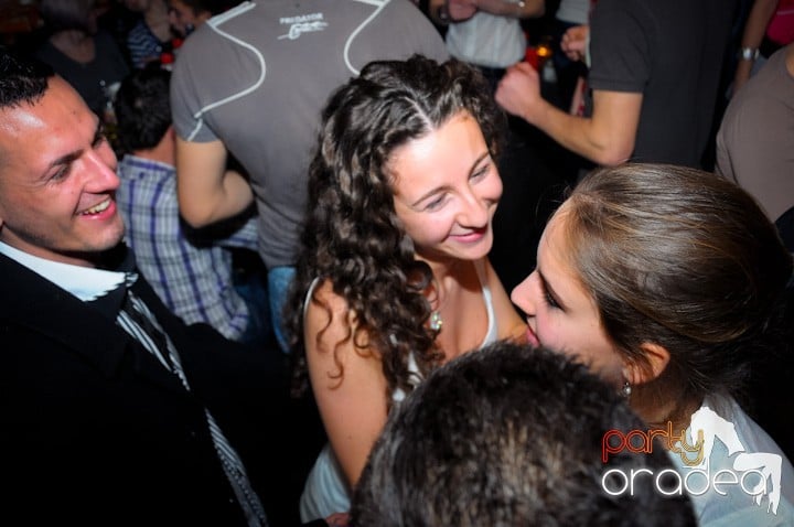 Party vineri în Club Escape, 