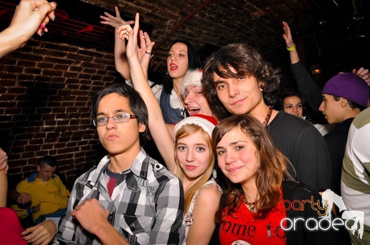 Party vineri în Club Escape, 