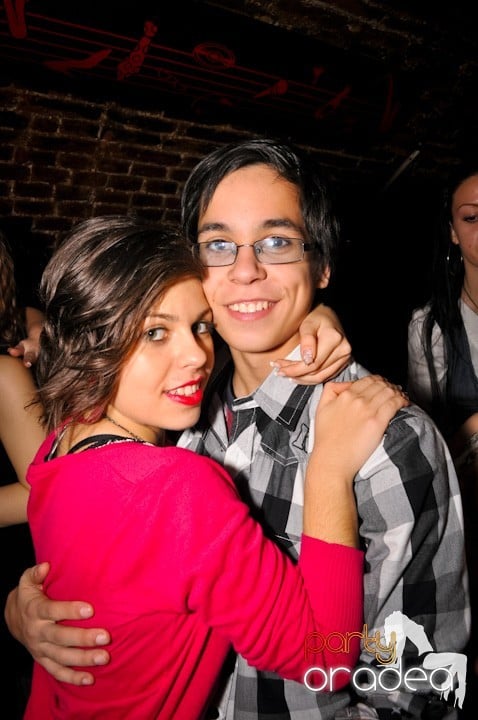 Party vineri în Club Escape, 