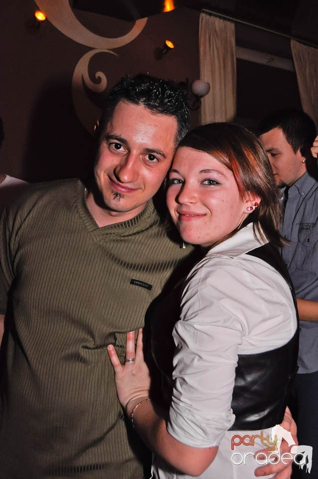 Party weekend în Chanson Café, 