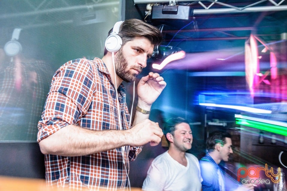 Party with Albui în Juice, Juice