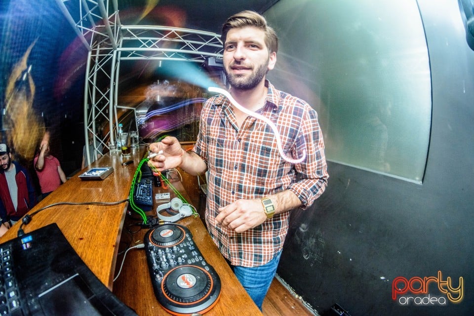 Party with Albui în Juice, Juice