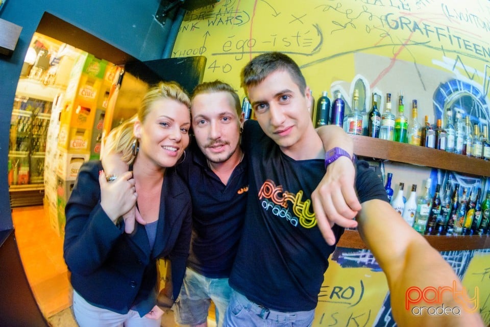 Party with Albui în Juice, Juice