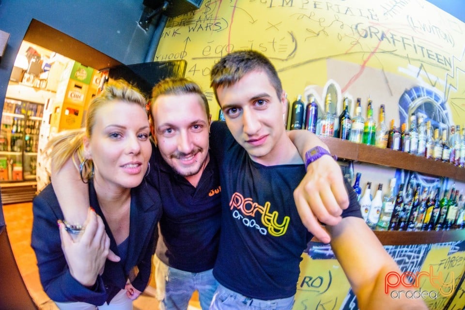 Party with Albui în Juice, Juice