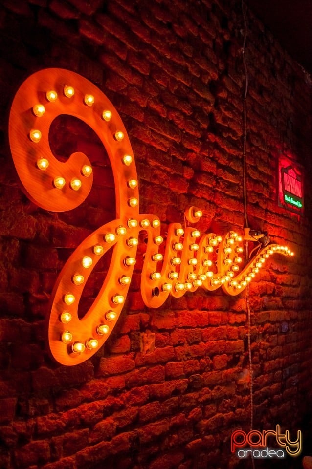 Party with Albui, Juice