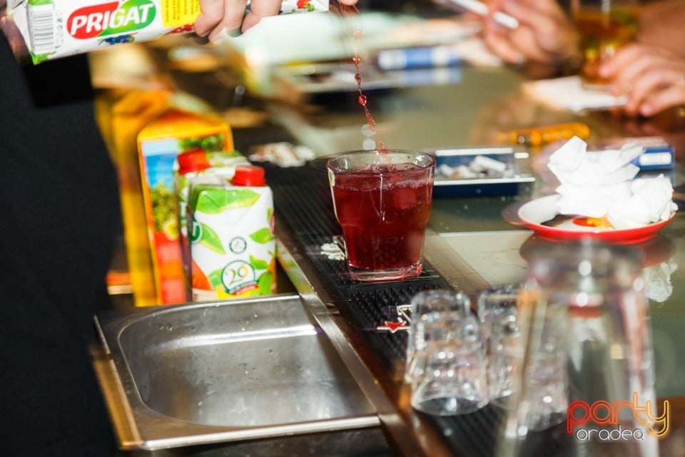 Party with Caveman, Juice