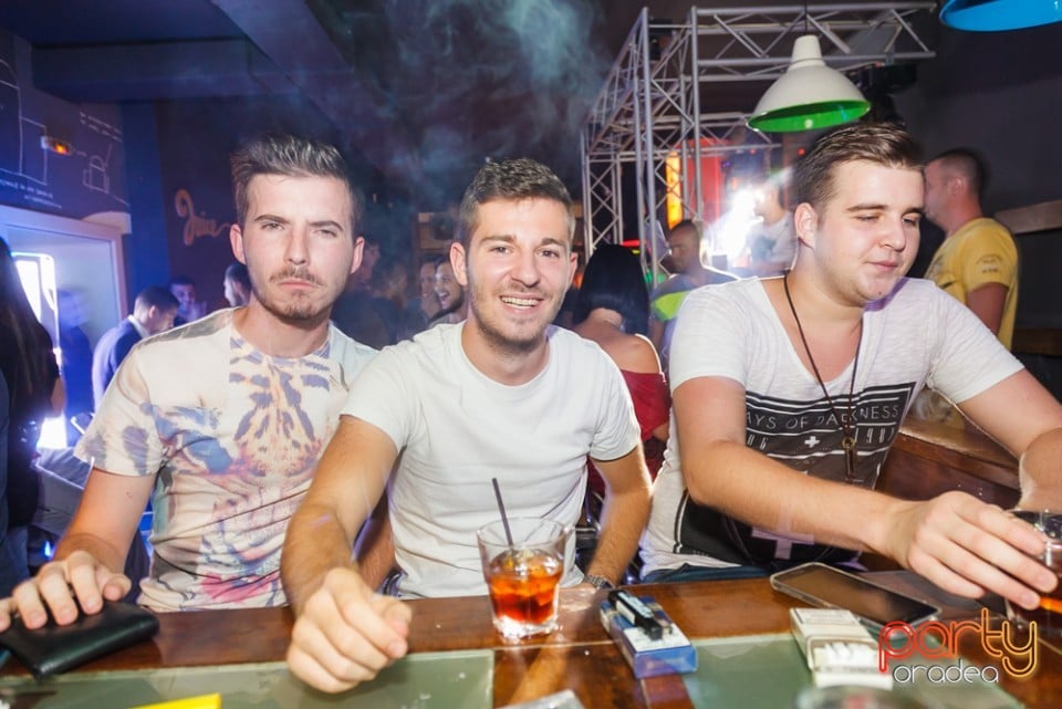 Party with Caveman, Juice