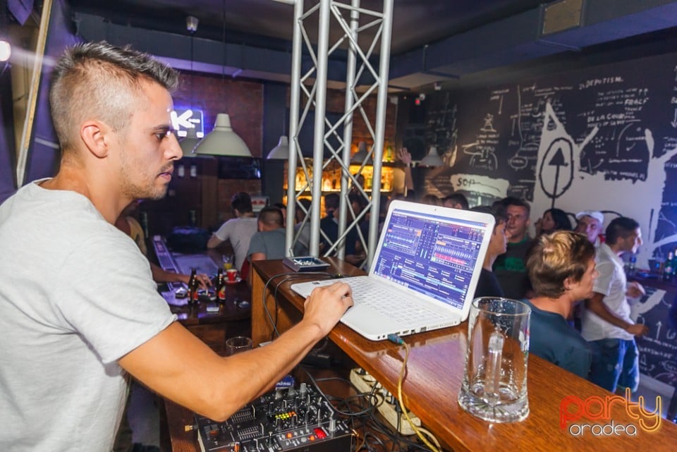 Party with Caveman, Juice