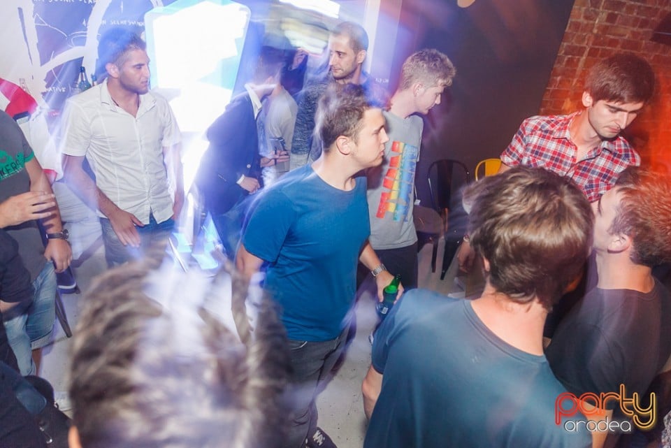 Party with Caveman, Juice