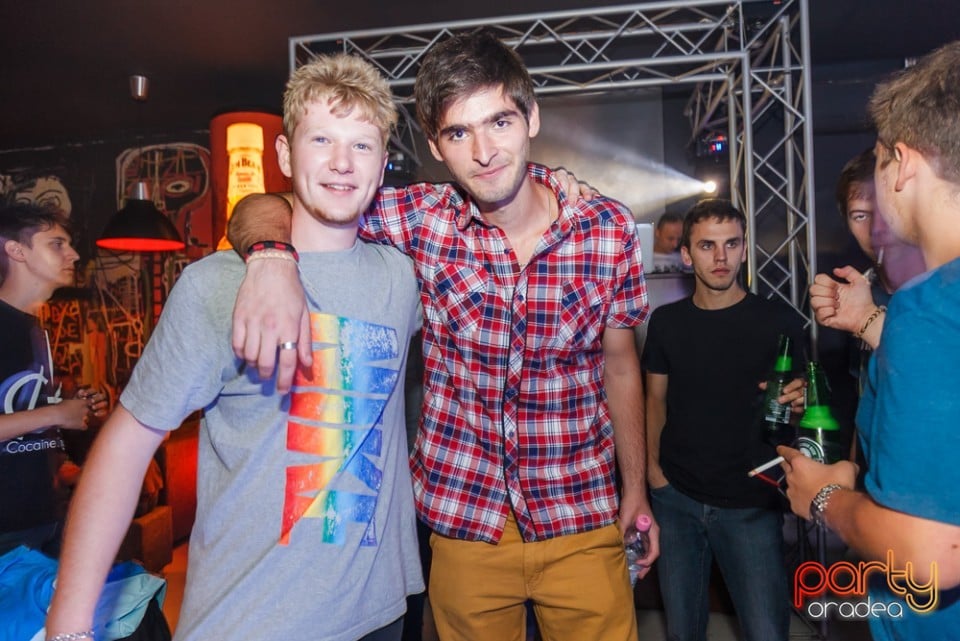 Party with Caveman, Juice