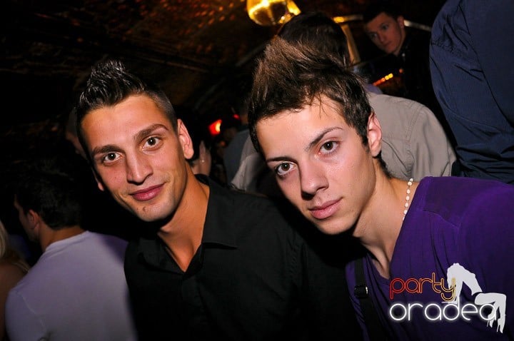 Pe ringul de dans din Escape, 