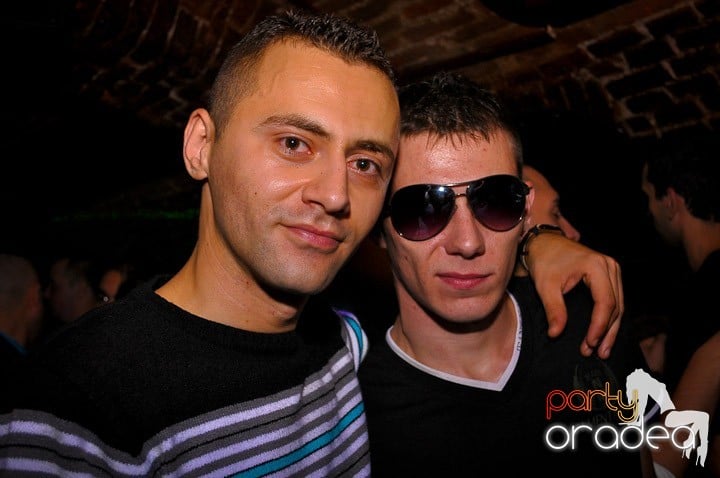 Pe ringul de dans din Escape, 