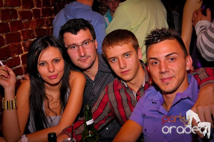 Pe ringul de dans din Escape, 