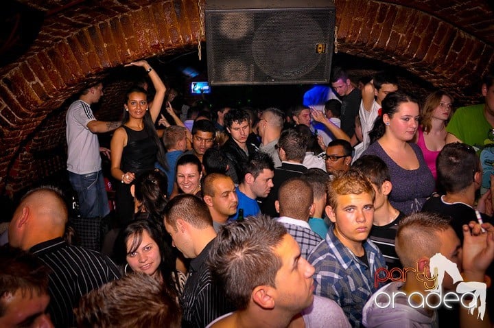 Pe ringul de dans din Escape, 