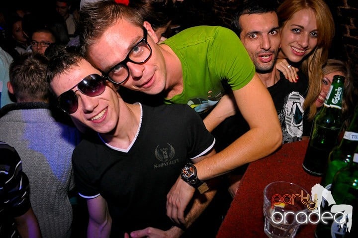 Pe ringul de dans din Escape, 