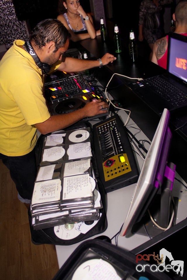 Pedro de la Oradea în Club Life, 