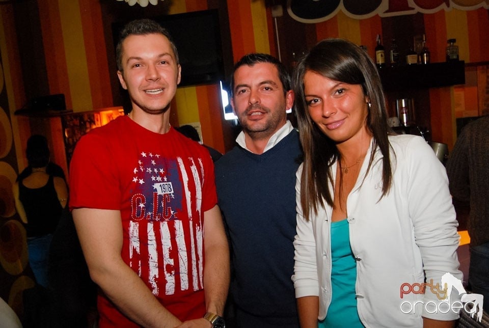 Petrecăreţii nopţii în Juice, Juice