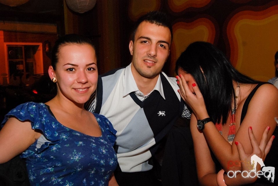 Petrecăreţii nopţii în Juice, Juice