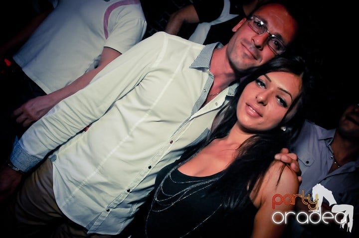 Petrecea de miercuri seara în Club Escape, 