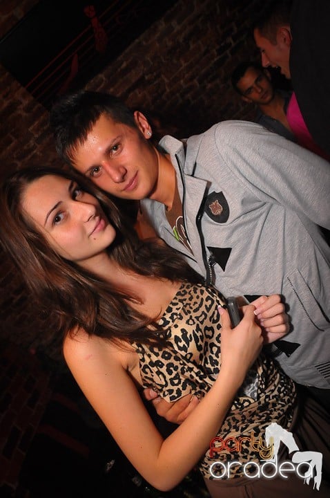 Petrecea de miercuri seara în Club Escape, 