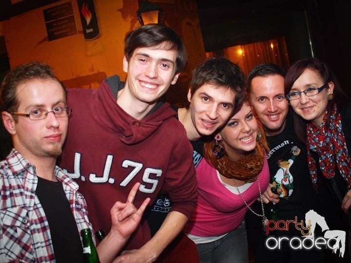 Petrecem alături de Lord's Club, Lord's Pub