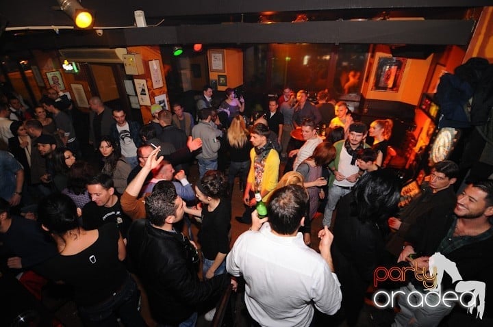 Petrecem alături de Lord's Club, Lord's Pub