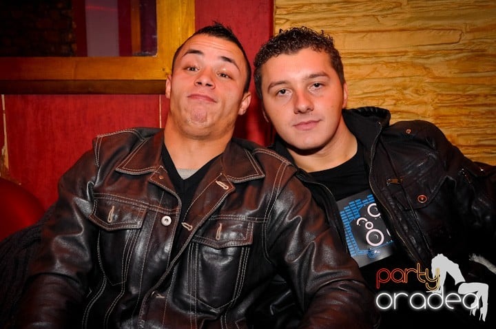 Petrecem cu Downtown, 