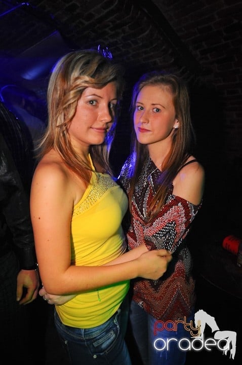 Petrecem toată noaptea, 