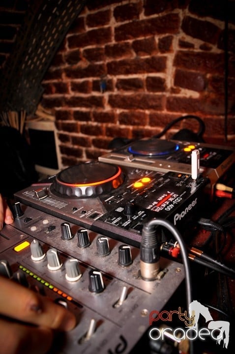 Petrecem toată noaptea, 