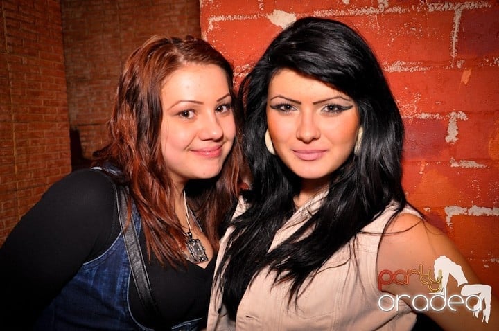 Petrecem toată noaptea, 